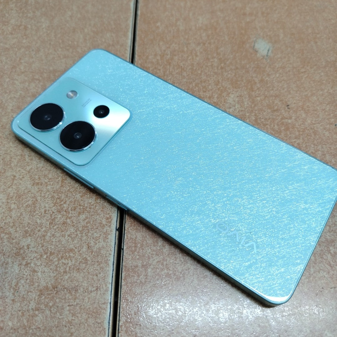 CELULAR VIVO Y36 V2247 256 GB 8 GB RAM (SEMINUEVO)
