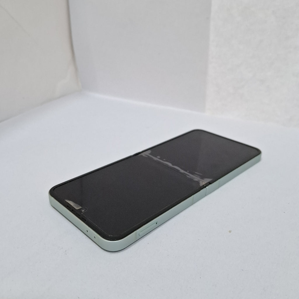 CELULAR SAMSUNG GALAXY Z FLIP6 SM-F741B (2024) 256 GB 12 GB RAM (SEMINUEVO)
