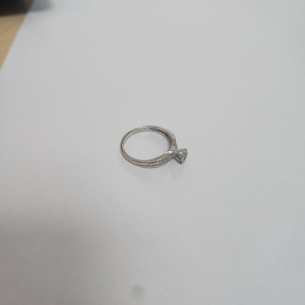 SOLITARIO ORO, ORO BLANCO 14 K 2.4 GRMS (SEMINUEVO)