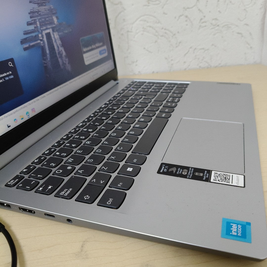 LAPTOP LENOVO IDEAPAD 1 15IGL7 (2024) 256 GB SSD 8 GB RAM (SEMINUEVO)