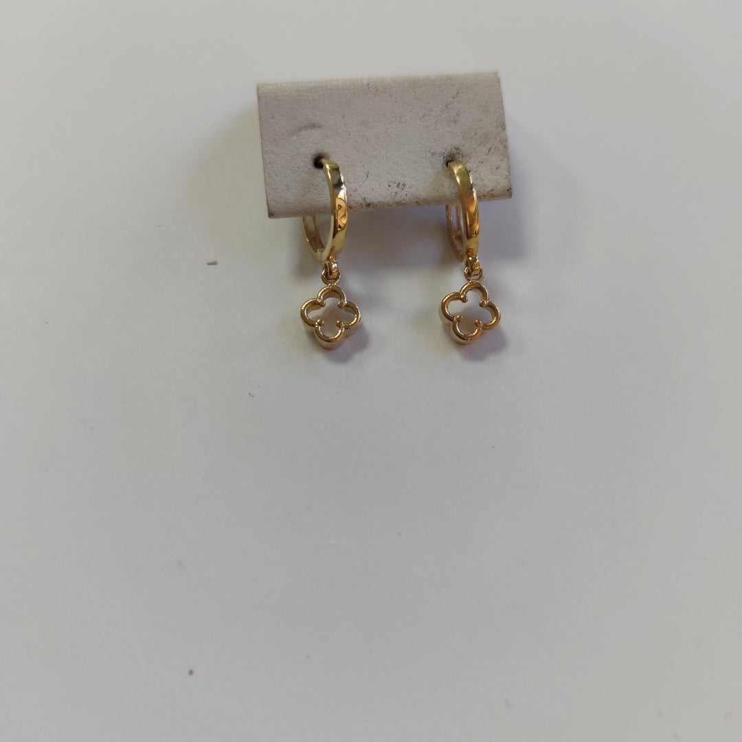 ARETES ARRACADAS CON DIJE 14K 2.4 GR (NUEVO)