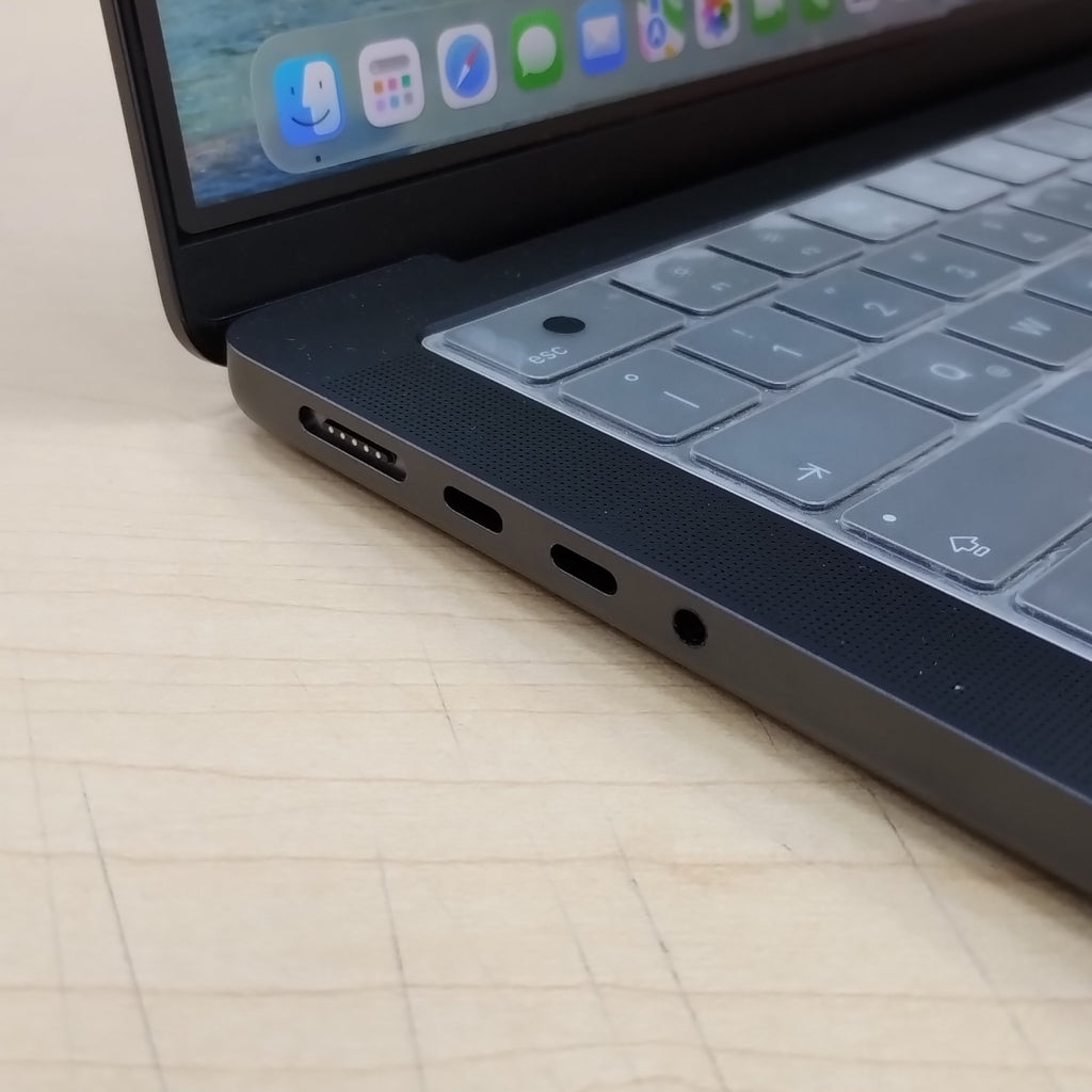 LAPTOP APPLE MACBOOK PRO 14" 2023 A2992 (CPU 12/GPU 18) 1 TB SSD 18 GB RAM (SEMINUEVO)