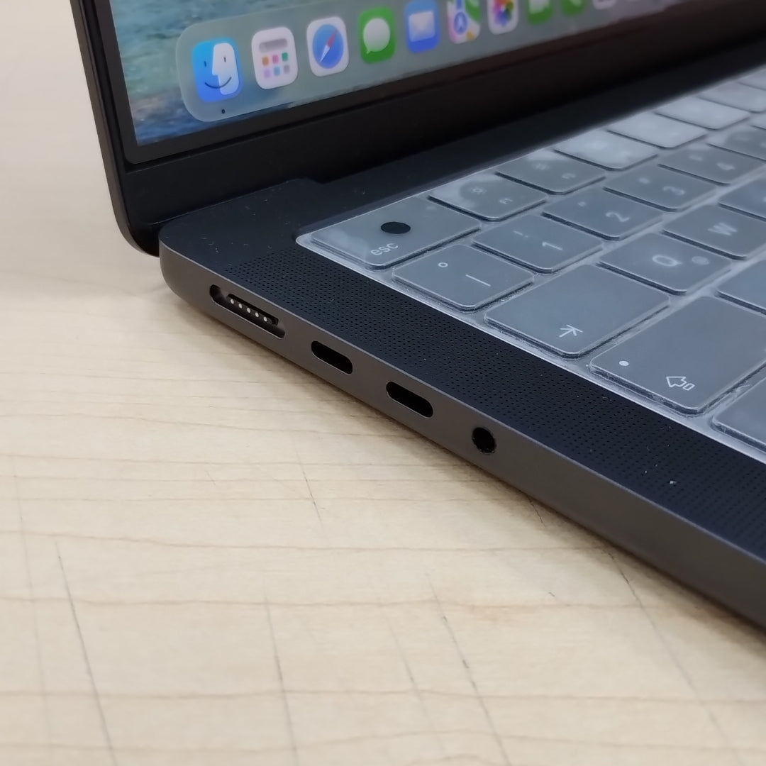 LAPTOP APPLE MACBOOK PRO 14" 2023 A2992 (CPU 12/GPU 18) 1 TB SSD 18 GB RAM (SEMINUEVO)