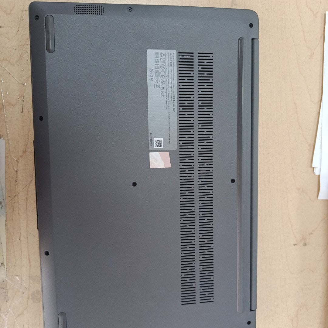 LAPTOP LENOVO IDEAPAD 1 15IGL7 (2024) 256 GB SSD 8 GB RAM (SEMINUEVO)