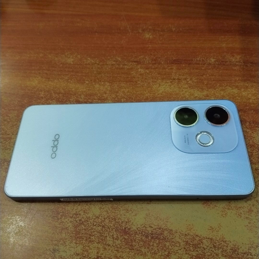CELULAR OPPO A5 PRO CPH2711 (2025) 256 GB 8 GB RAM (SEMINUEVO)