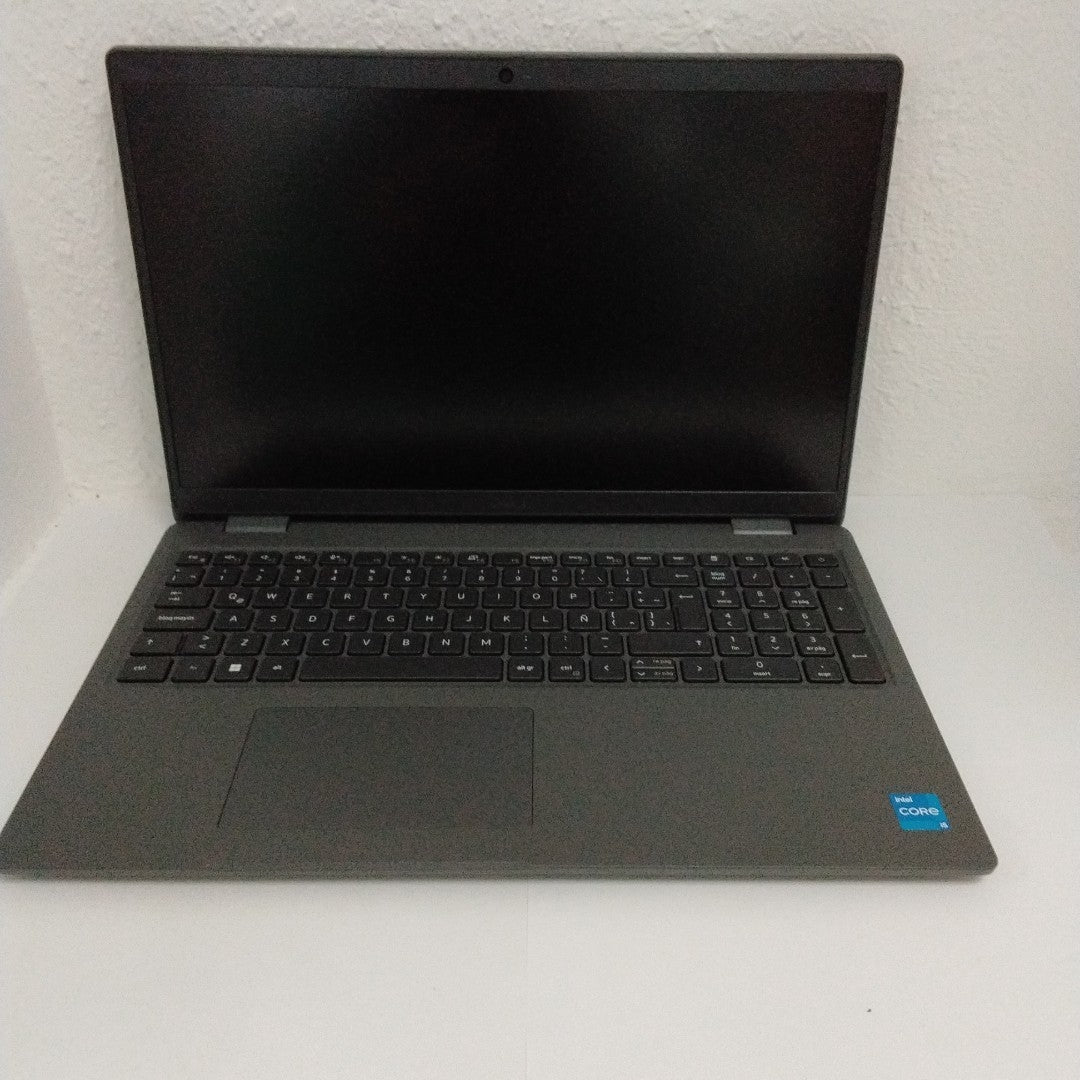 LAPTOP DELL LATITUDE 3540 (2024) 512 GB SSD 16 GB RAM (SEMINUEVO)