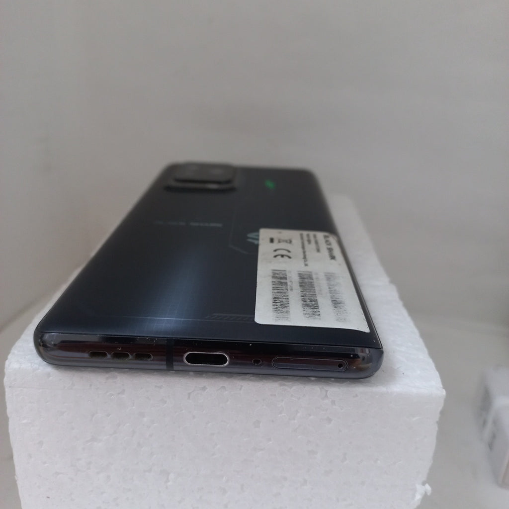 CELULAR XIAOMI BLACK SHARK 5 PRO KTUS-H0 256 GB 12 GB RAM (SEMINUEVO)