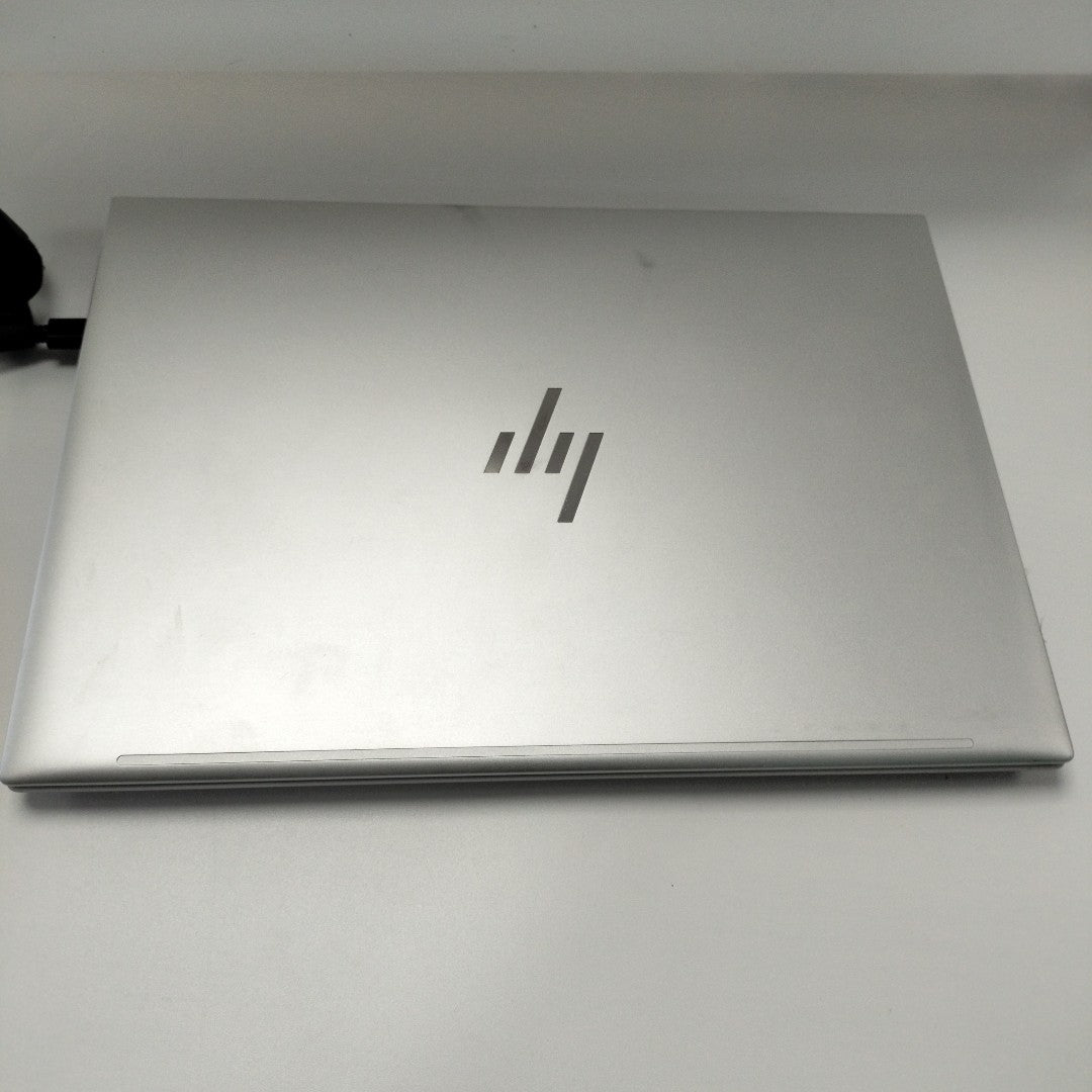 LAPTOP HP ELITEBOOK 840 G10 (2024) 256 GB SSD 16 GB RAM (SEMINUEVO)