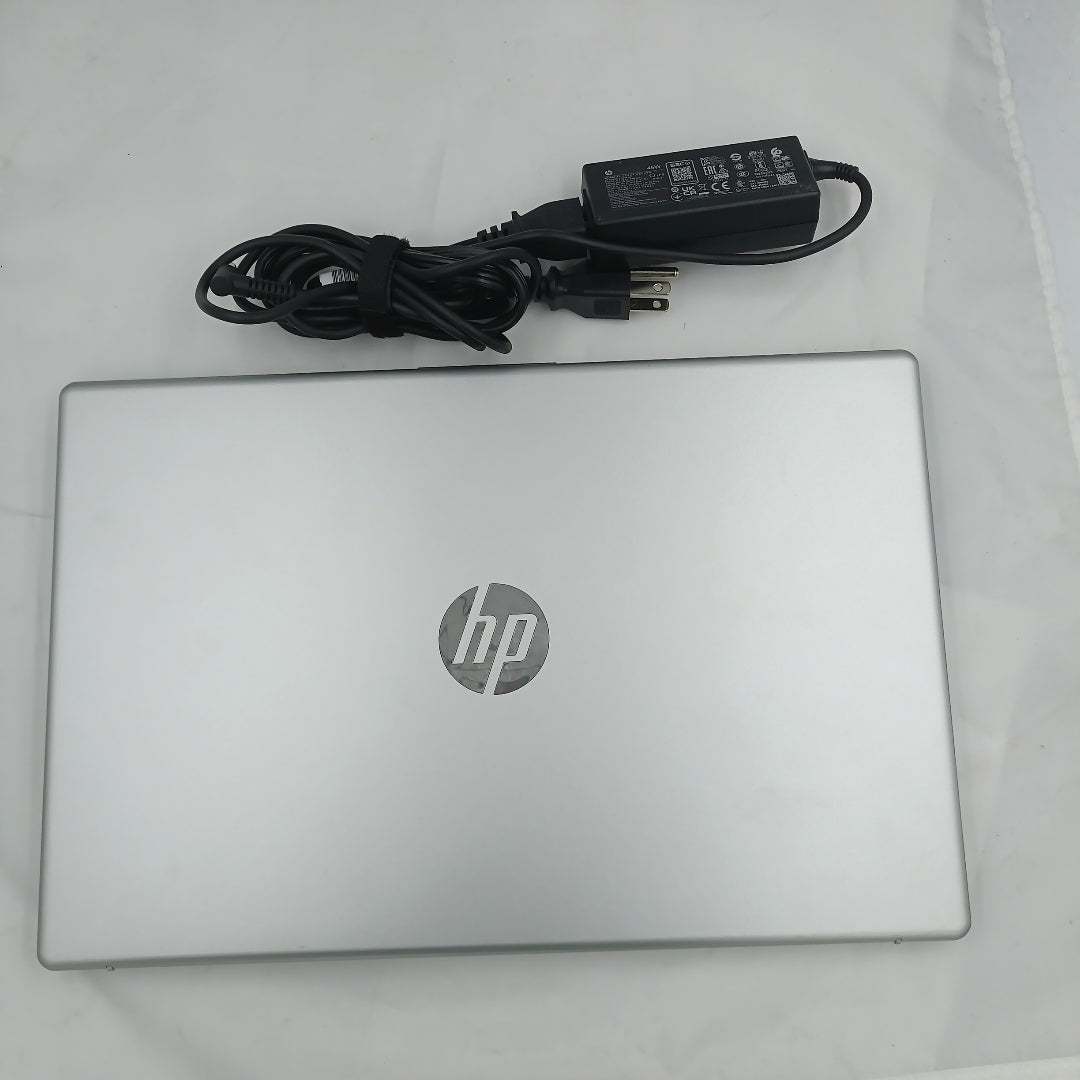 LAPTOP HP 15-FC0070LA(2024) 512 GB SSD 16 GB RAM (SEMINUEVO)