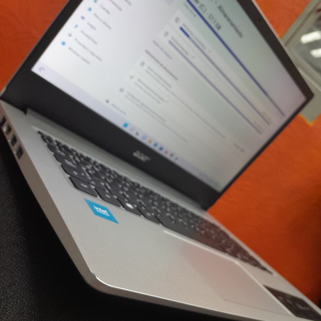 LAPTOP ACER ASPIRE 1 A114-33-C3Q7 (2022) 64 GB SSD 4 GB RAM (SEMINUEVO)