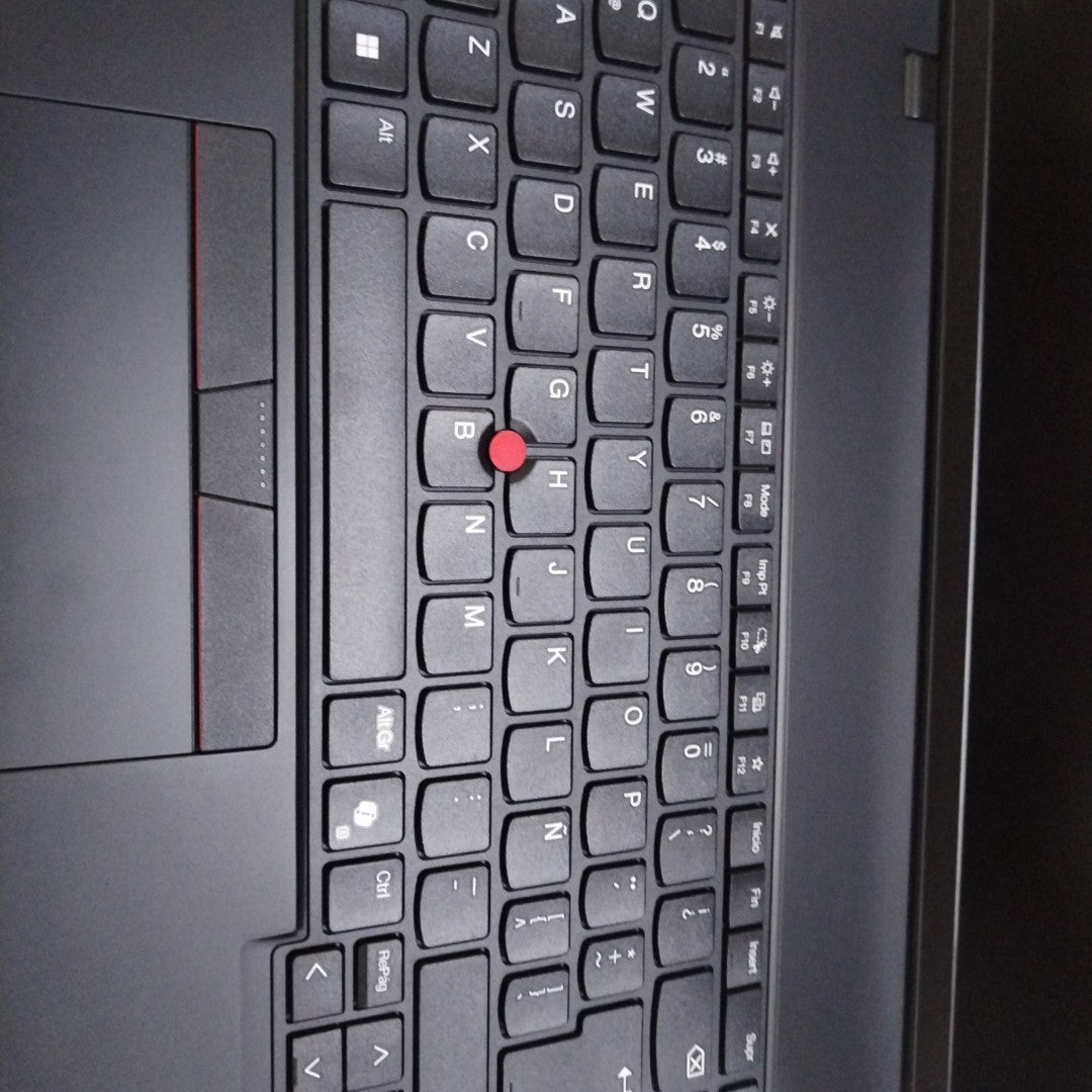 LAPTOP LENOVO THINKPAD L16 GEN 1 (2024) 512 GB SSD 16 GB RAM (SEMINUEVO)