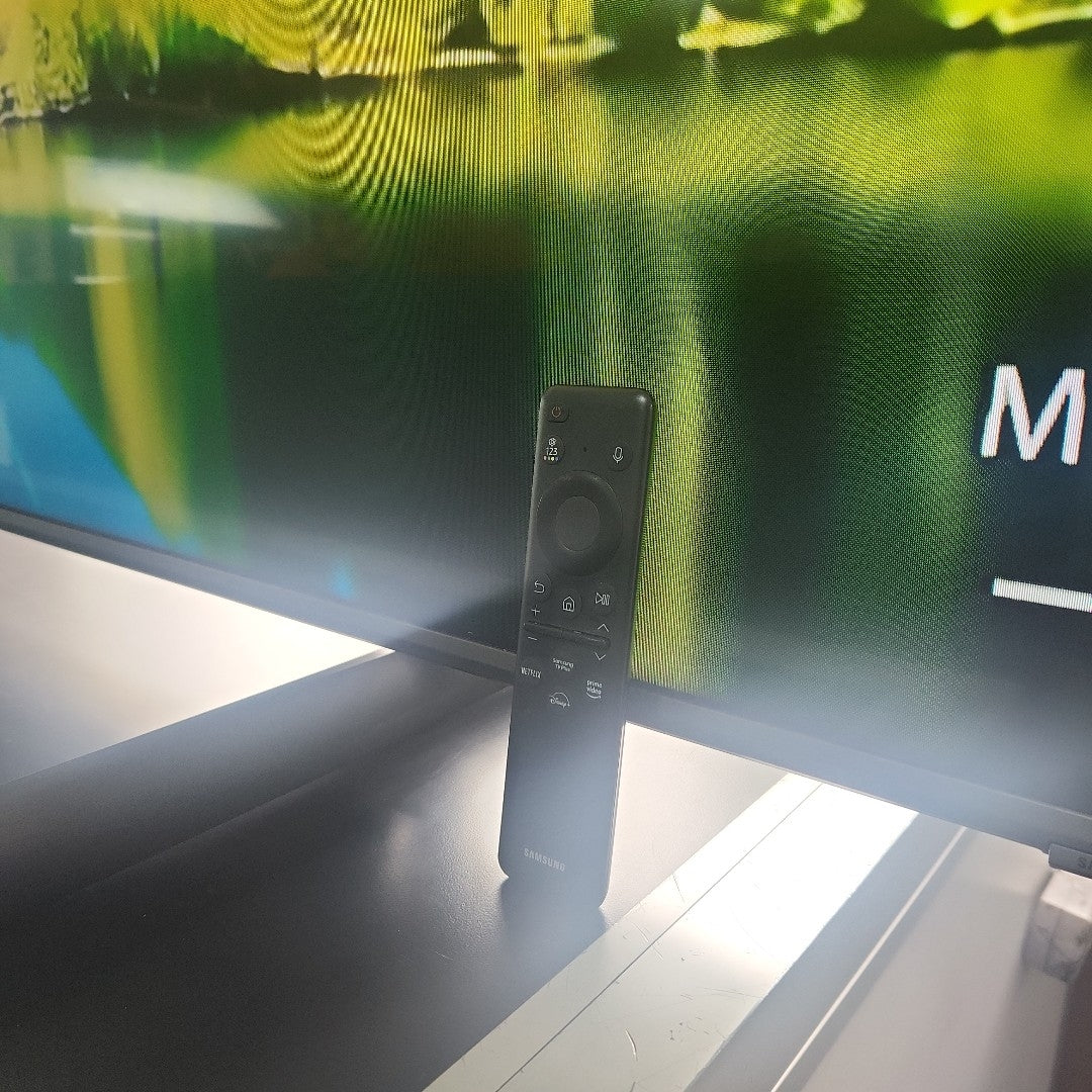 PANTALLA SAMSUNG UN85CU8000F (2023) 85" LED UHD 4K (SEMINUEVO)