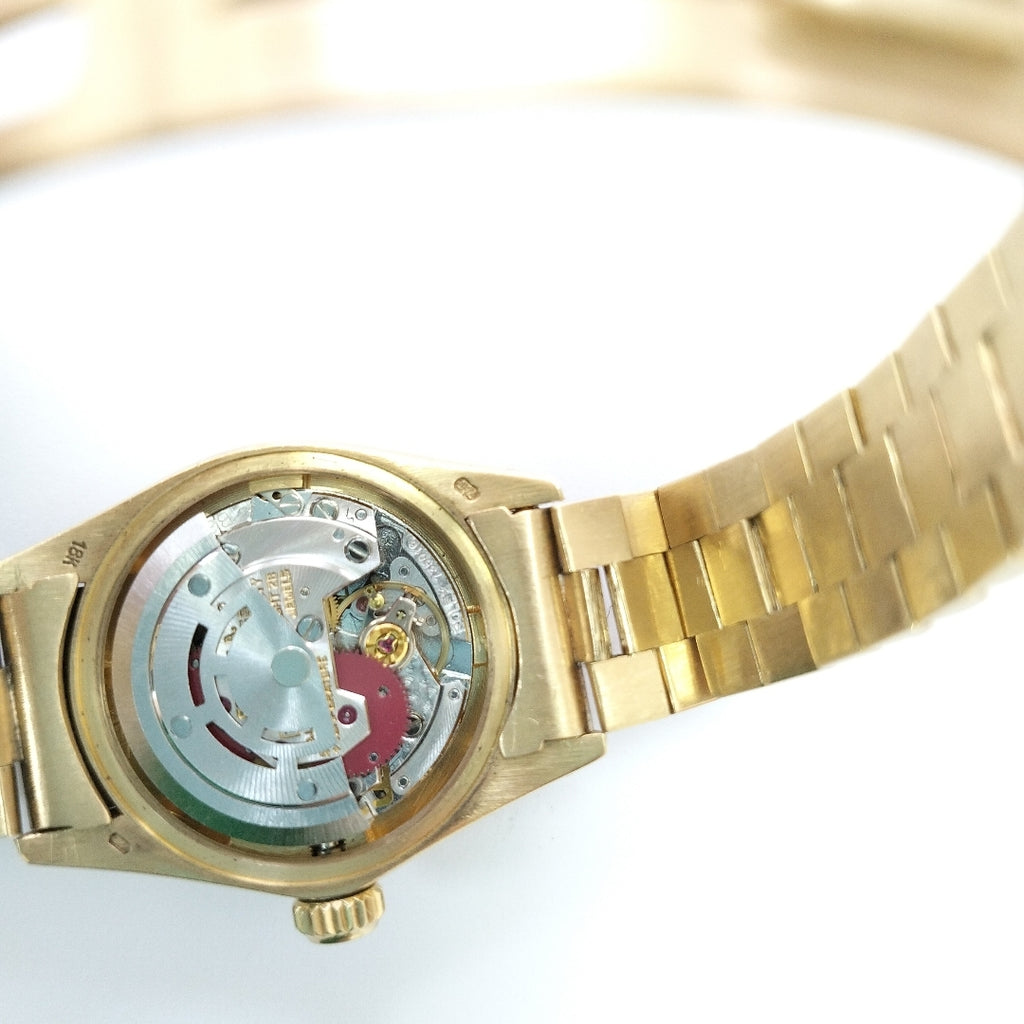 RELOJ CAJA Y PULSO ORO. ORO. 18 K 66.6 GRMS (SEMINUEVO)