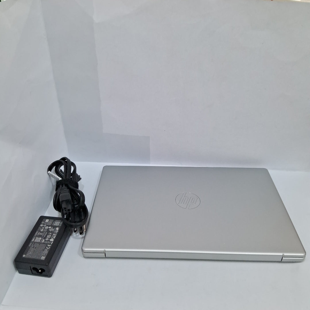 LAPTOP HP 14-EP1000LA (2023) 512 GB SSD 16 GB RAM (SEMINUEVO)