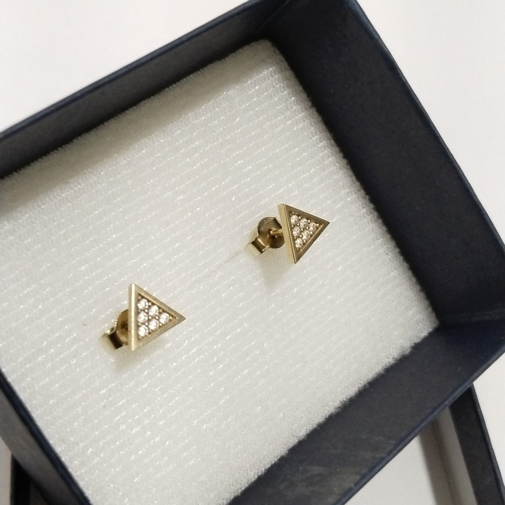 10387BRO00000B1555 FRD11 BROQUEL DE TRIANGULO CON CIRCONIAS EN MEDIO ORO 14K 1.2GRS (NUEVO)