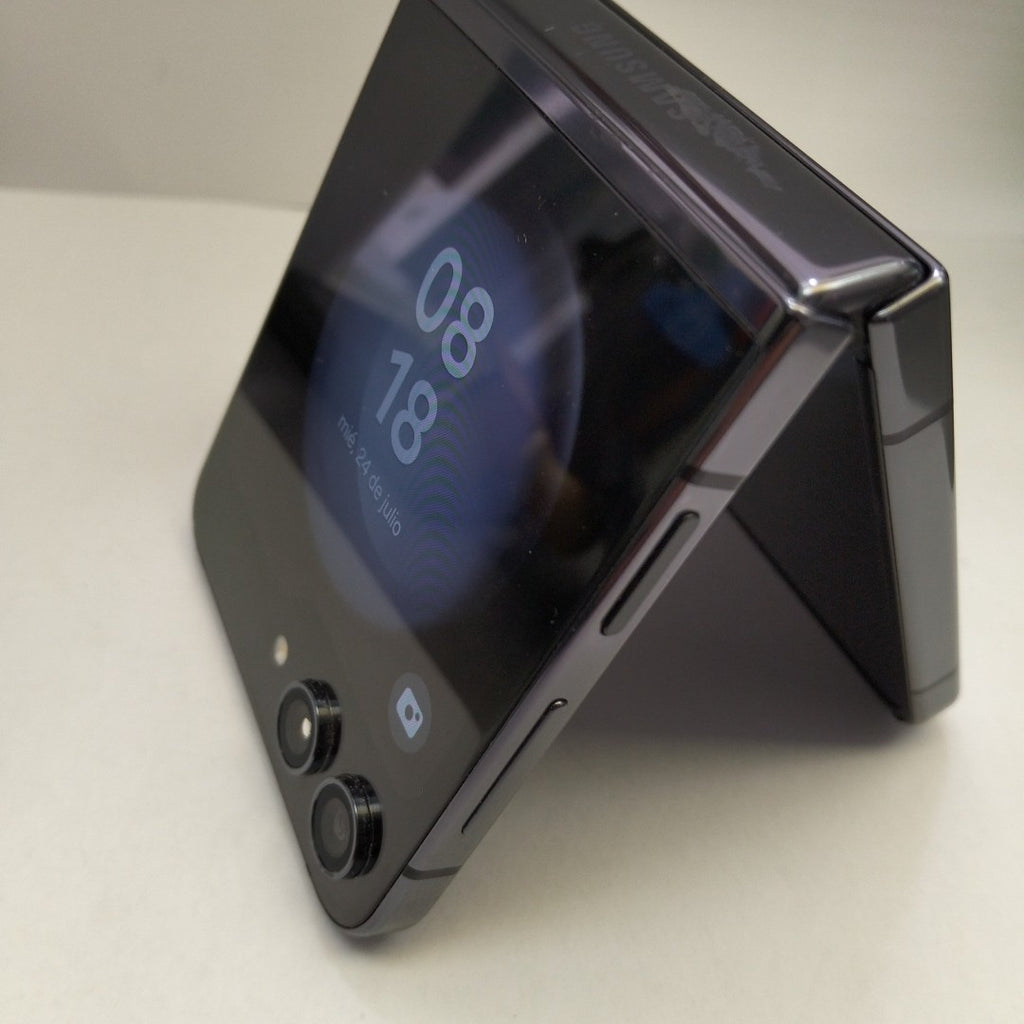 CELULAR SAMSUNG GALAXY Z FLIP 5 SM-F731B (2023) 256 GB 8 GB RAM (SEMINUEVO)