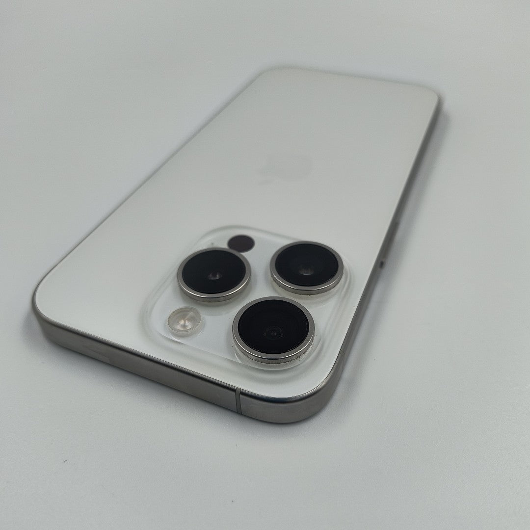 CELULAR APPLE IPHONE 15 PRO A3101 256 GB 8 GB RAM (SEMINUEVO)