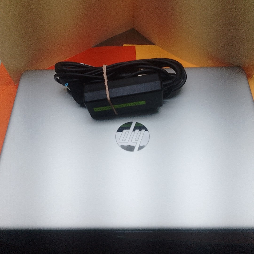 LAPTOP HP 14-DQ0530LA(2024) 256 GB SSD 8 GB RAM (SEMINUEVO)