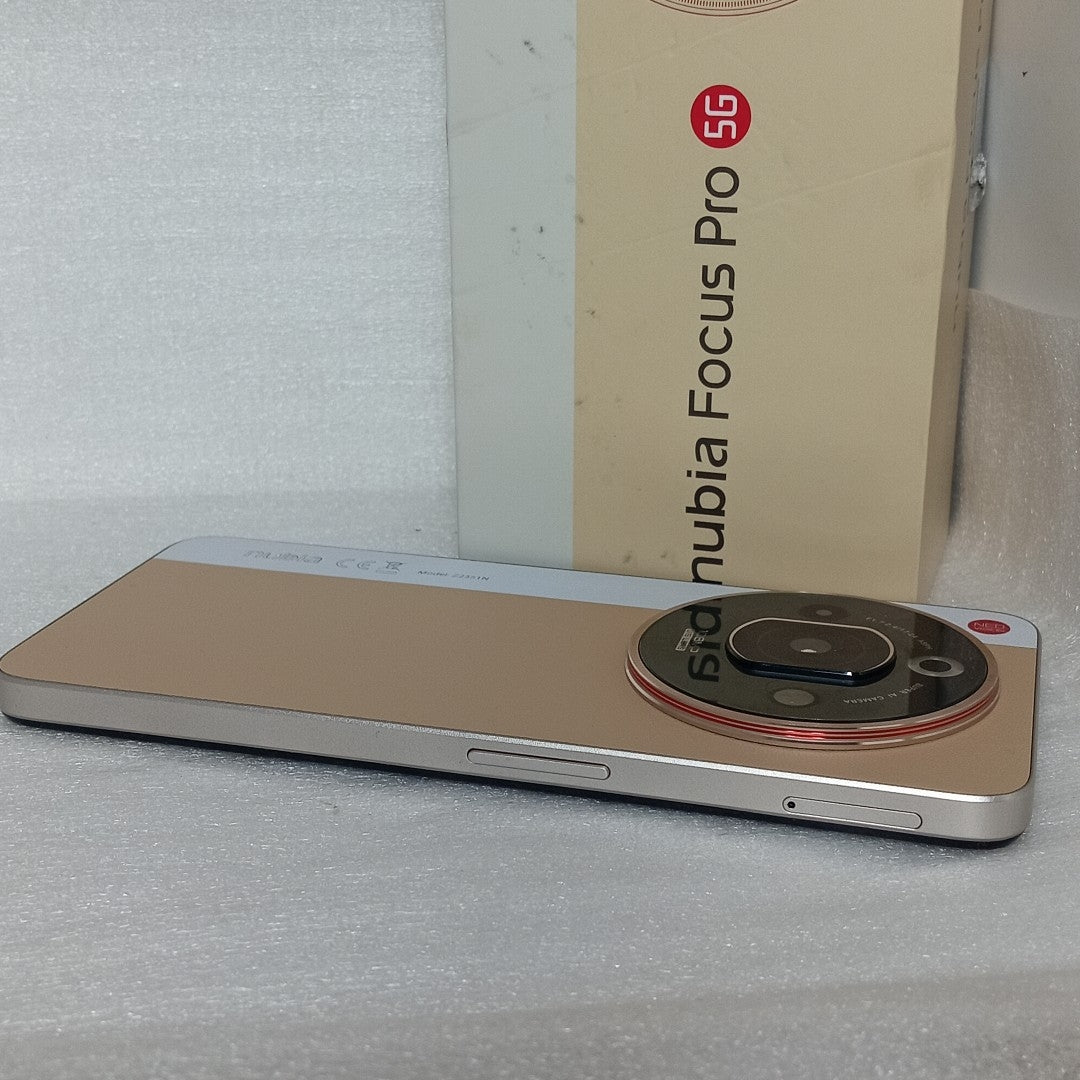 CELULAR NUBIA  FOCUS PRO 5G Z2351N 256 GB 8 GB RAM (SEMINUEVO)