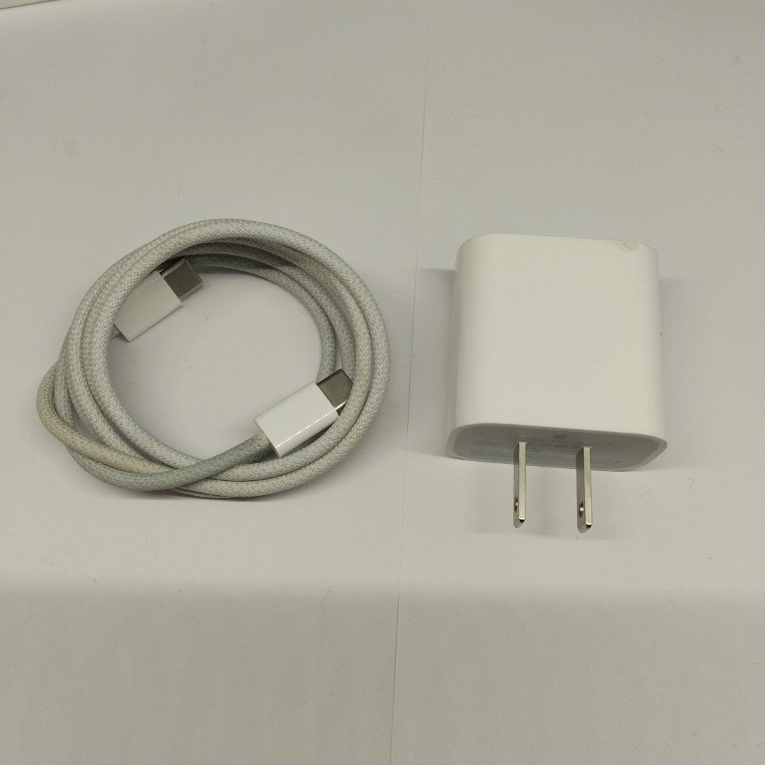 TABLETA APPLE IPAD PRO 13" A2926 (2024) 256 GB 8 GB RAM (SEMINUEVO)