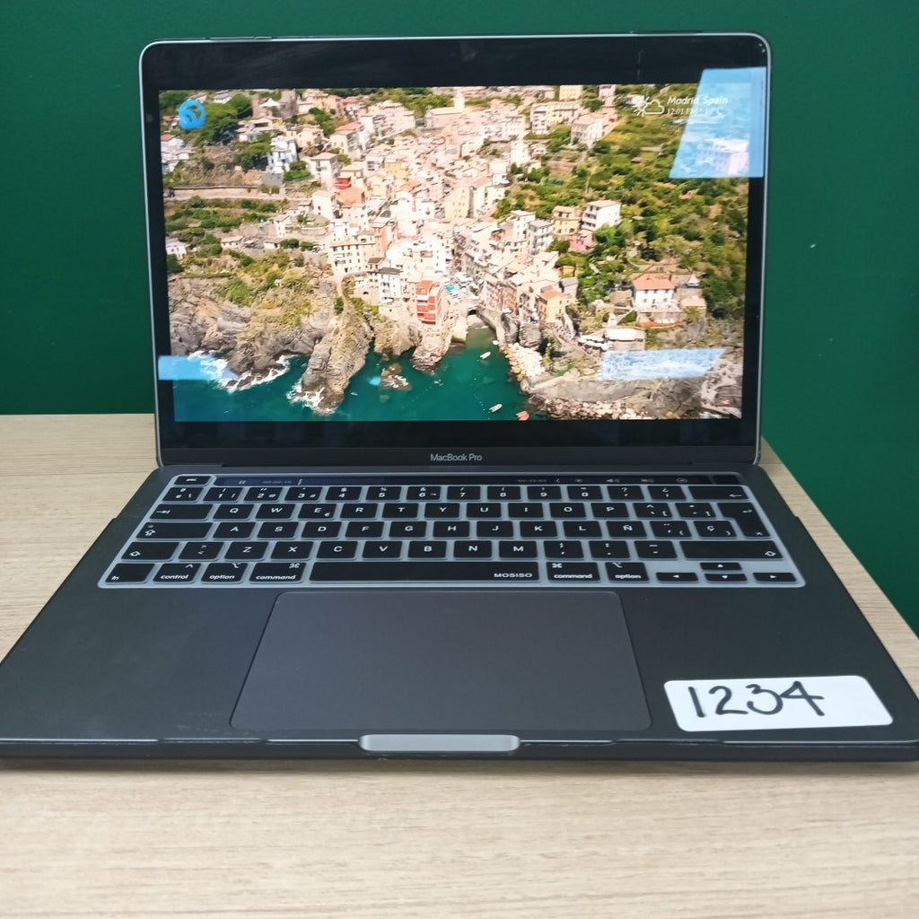 LAPTOP APPLE MACBOOK PRO 13" 2022 3.49 A2338 256 GB SSD 8 GB RAM (SEMINUEVO)