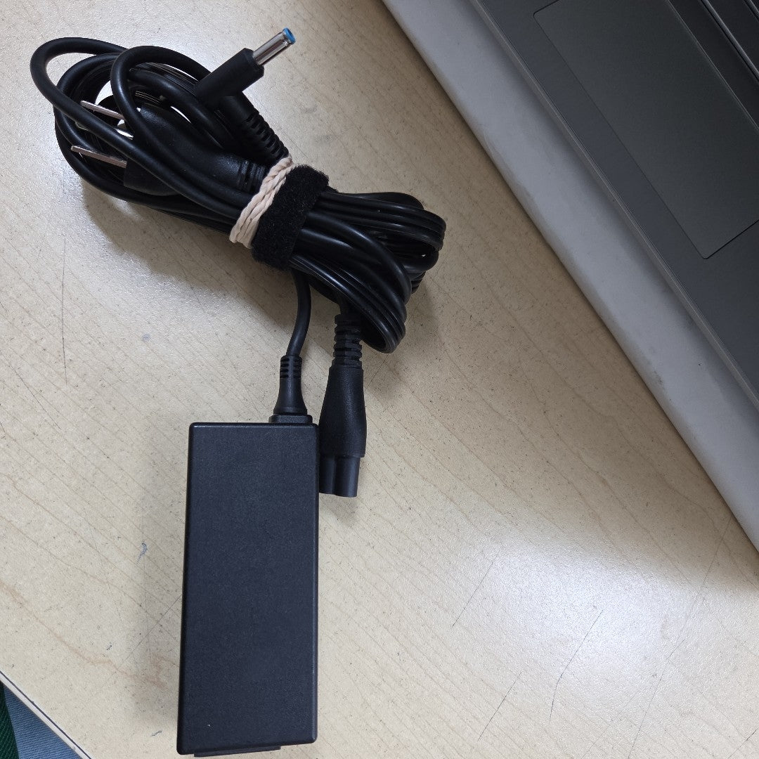 LAPTOP HP 14-DQ0527LA (2023) 256 GB SSD 8 GB RAM (SEMINUEVO)