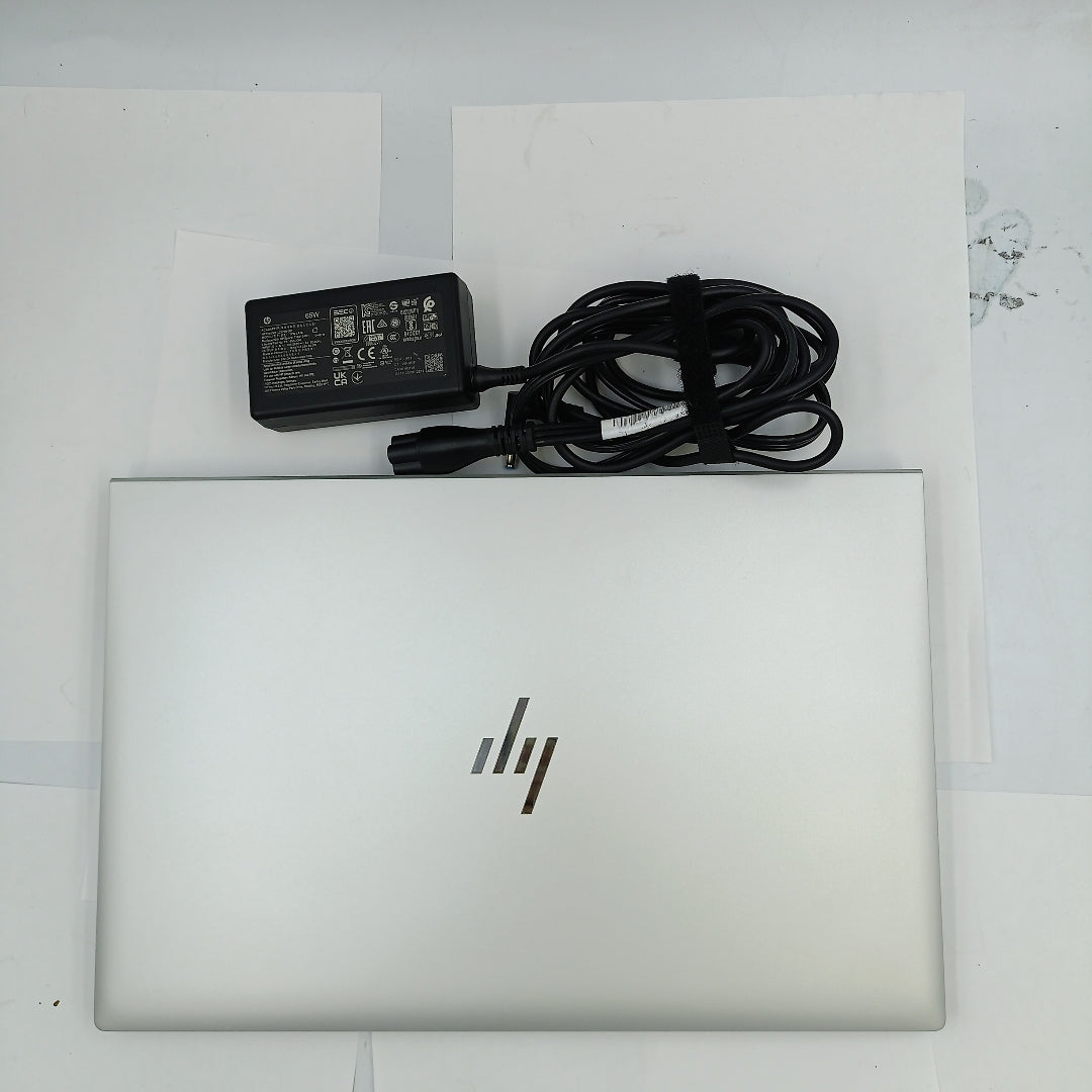 LAPTOP HP ELITEBOOK 840 G8 (2023) 256 GB SSD 16 GB RAM (SEMINUEVO)
