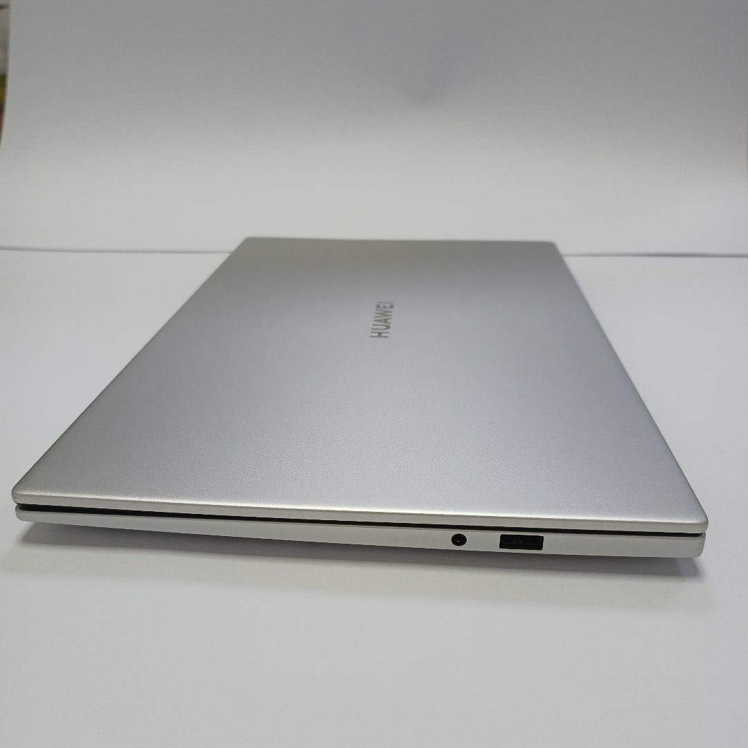 LAPTOP HUAWEI MATEBOOK D14 NBL-WAQ9R (2022) 512 GB SSD 8 GB RAM (SEMINUEVO)