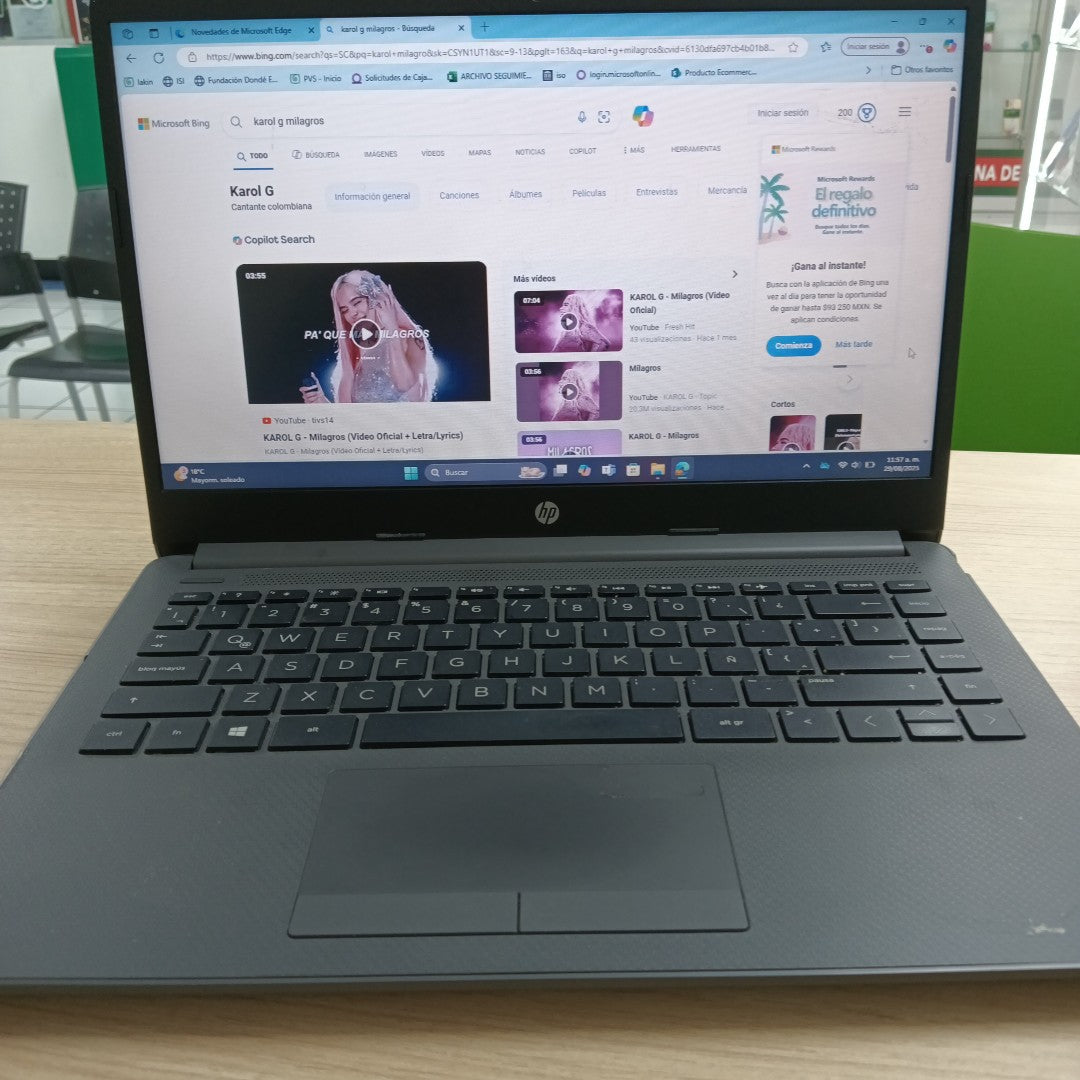 LAPTOP HP 245 G8 (2022) 1 TB + 128 GB SSD 8 GB RAM (SEMINUEVO)
