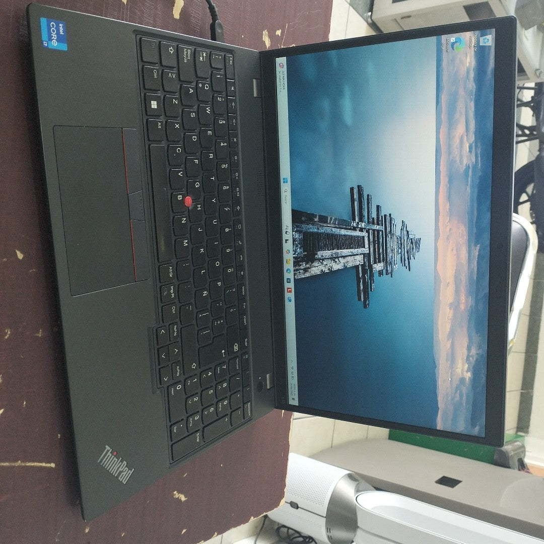 LAPTOP LENOVO THINKPAD L15 GEN 4 (2023) 512 GB SSD 16 GB RAM (SEMINUEVO)