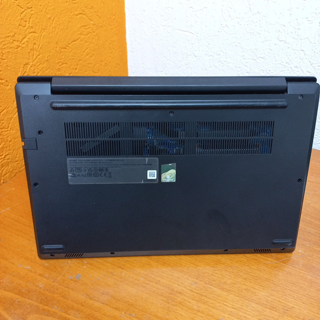 LAPTOP LENOVO V14 G2 IJL (2023) 256 GB SSD 4 GB RAM (SEMINUEVO)