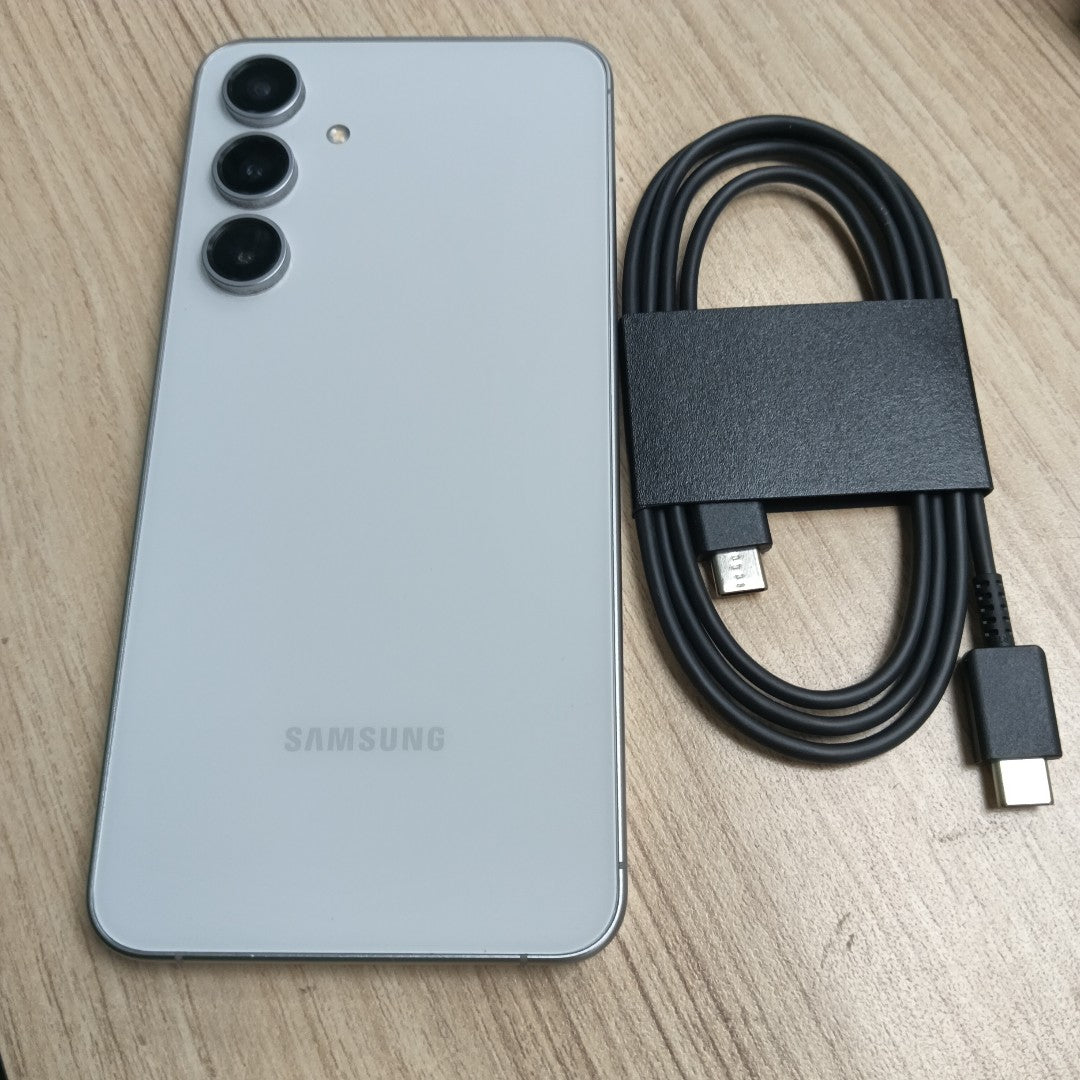 CELULAR SAMSUNG GALAXY S24 FE SM-S721B 128 GB 8 GB RAM (SEMINUEVO)