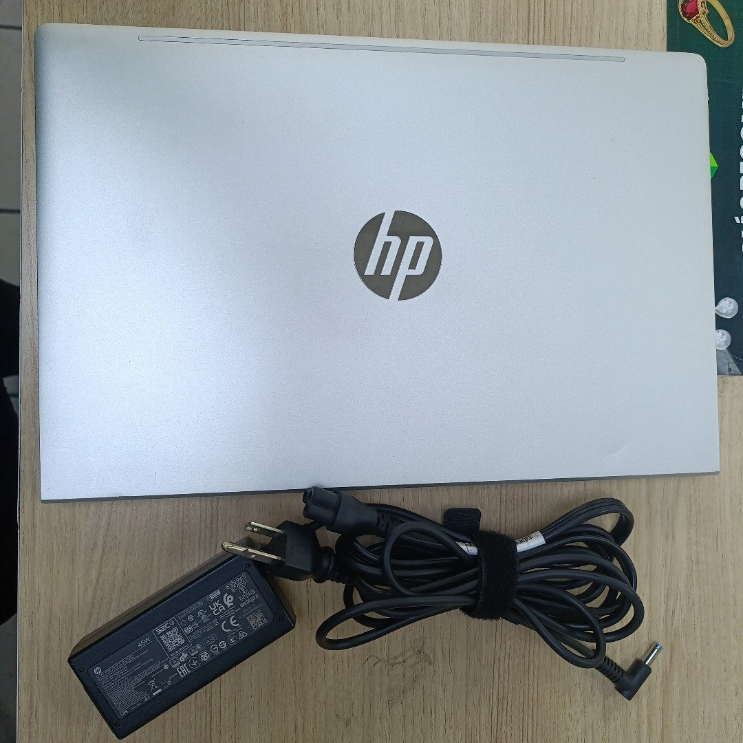 LAPTOP HP PROBOOK 440 G8 (2022) 256 GB SSD 8 GB RAM (SEMINUEVO)