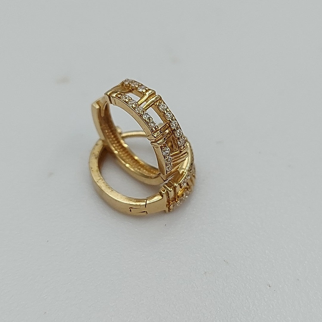 HUGGIES ORO 14K 2.5 (NUEVO)