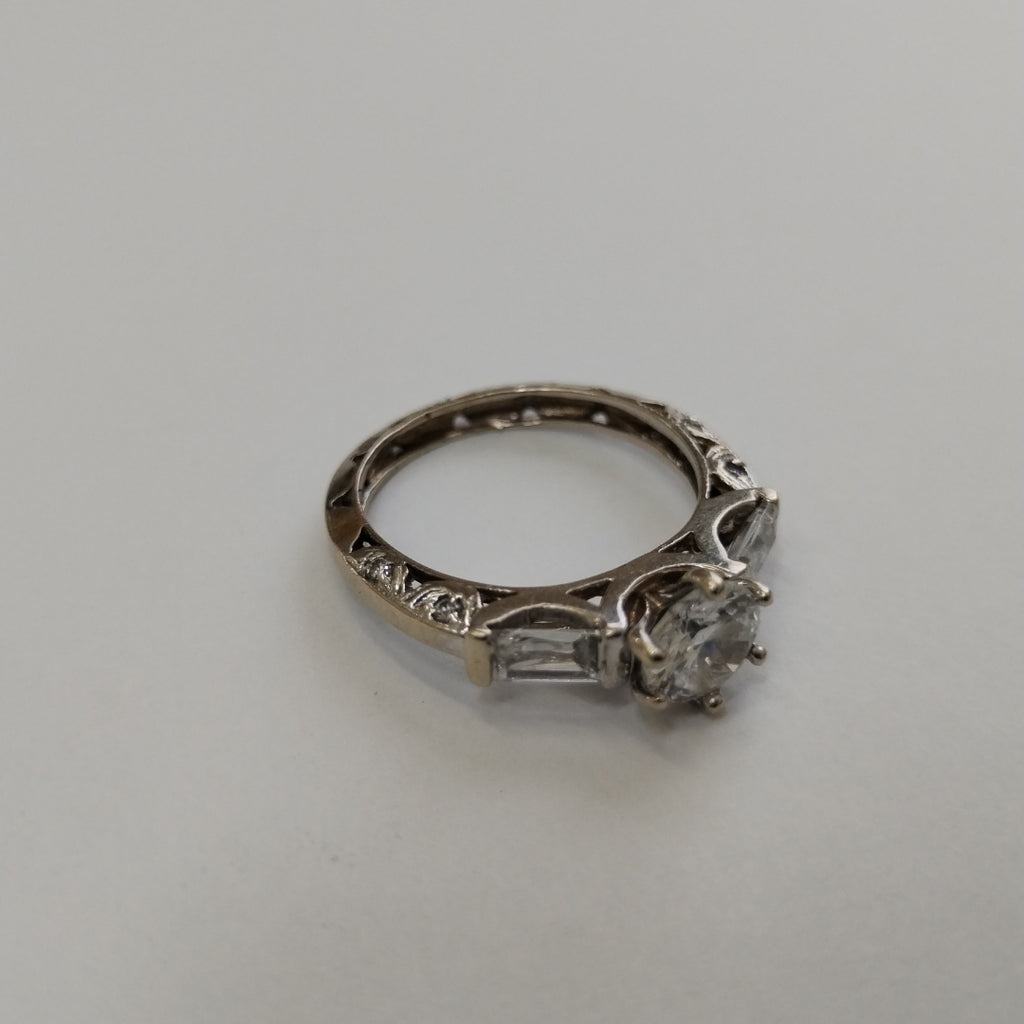 ANILLITO ORO BLANCO 10 K 3,50 GRMS (SEMINUEVO)