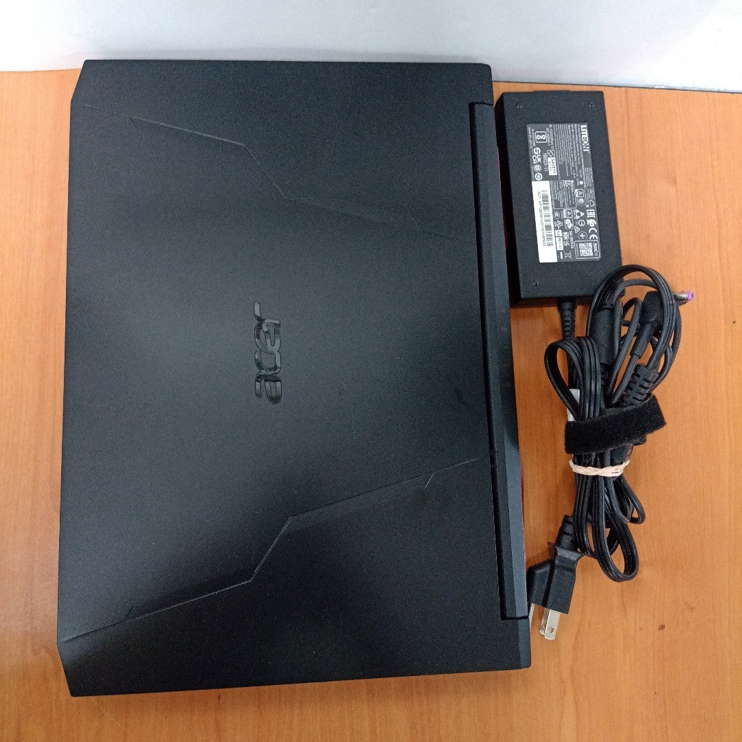 LAPTOP ACER NITRO 5 AN515-57-520T (2021) 1 TB + 256 GB SSD 8 GB RAM (SEMINUEVO)