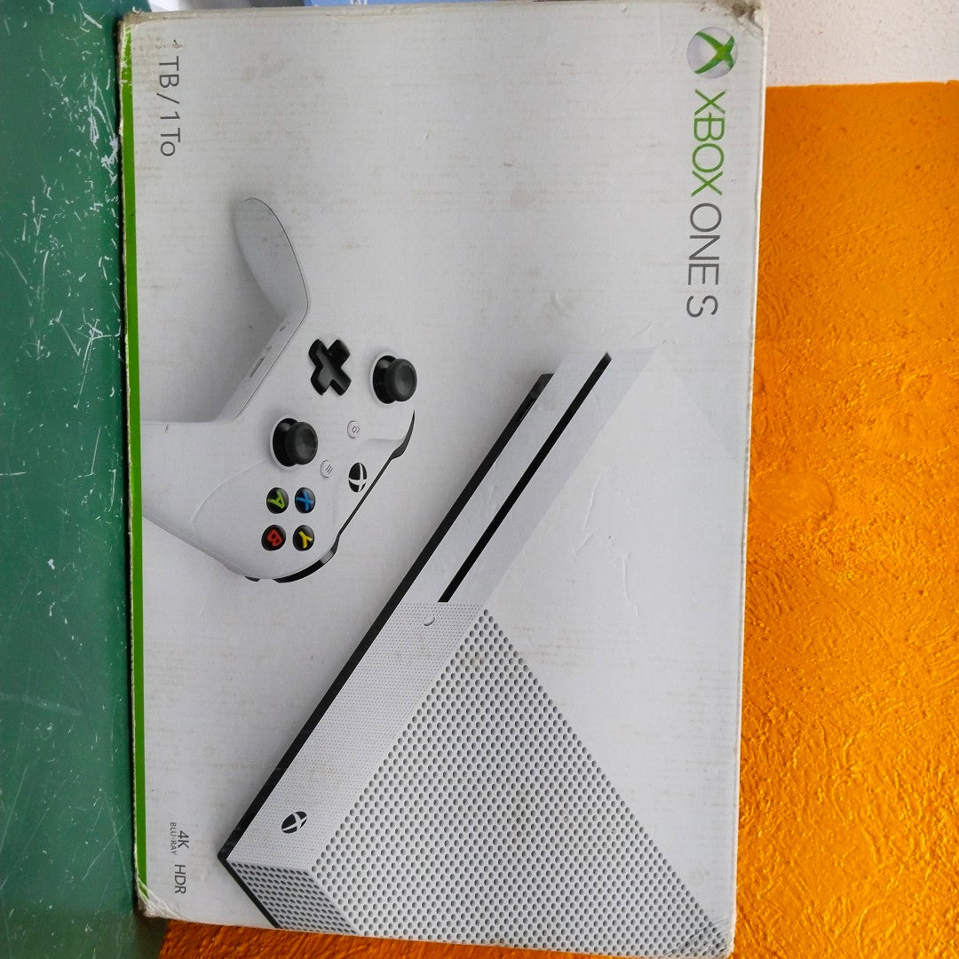 CONSOLA DE VIDEOJUEGO MICROSOFT XBOX ONE S 1 TB