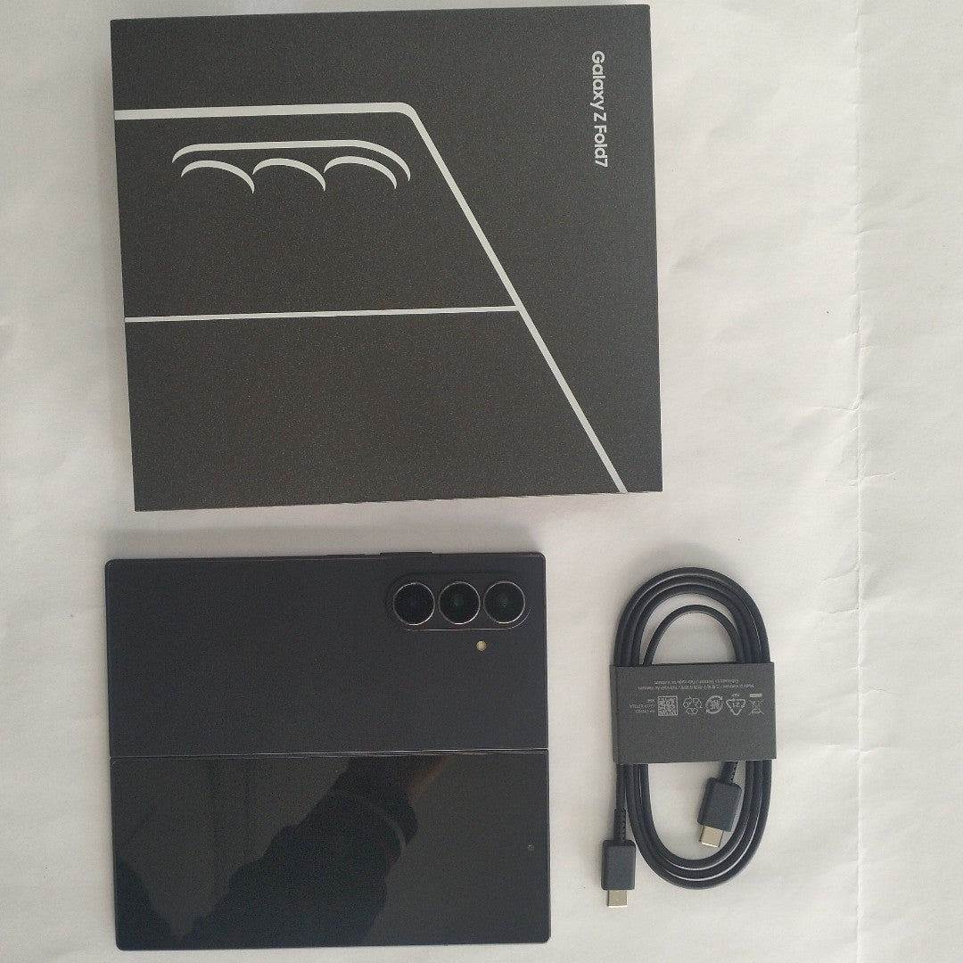 CELULAR SAMSUNG GALAXY Z FOLD 7 SM-F988B (2025) 512 GB 12 GB RAM (SEMINUEVO)