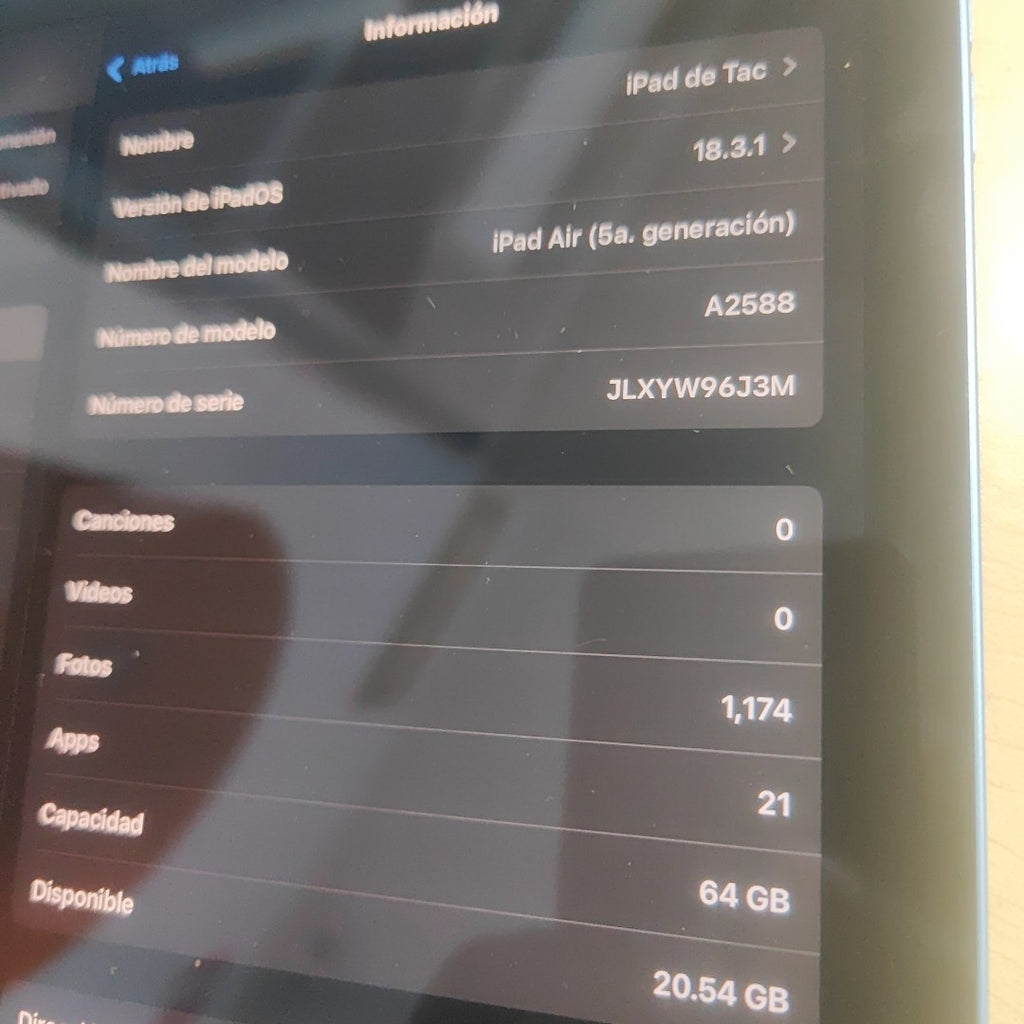 TABLETA APPLE IPAD AIR 5 A2588 64 GB 8 GB RAM (SEMINUEVO)