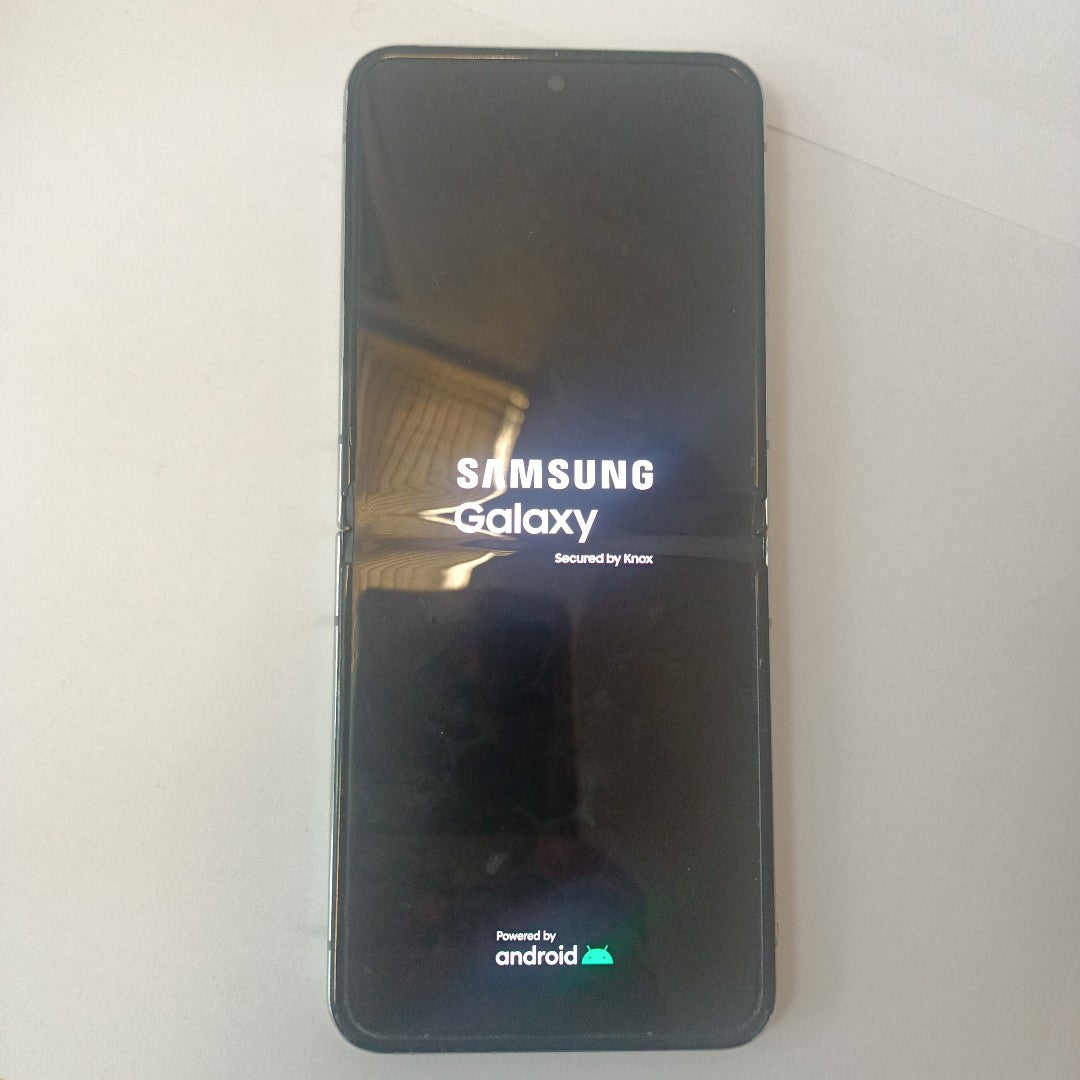 CELULAR SAMSUNG GALAXY Z FLIP 5 SM-F731B (2023) 512 GB 8 GB RAM (SEMINUEVO)