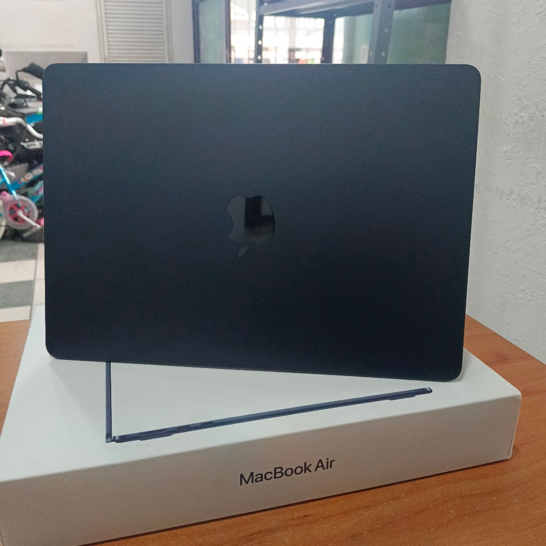 LAPTOP APPLE MACBOOK AIR 13" 2022 3.49 A2681 (8 CPU/8 GPU) 512 GB SSD 8 GB RAM
