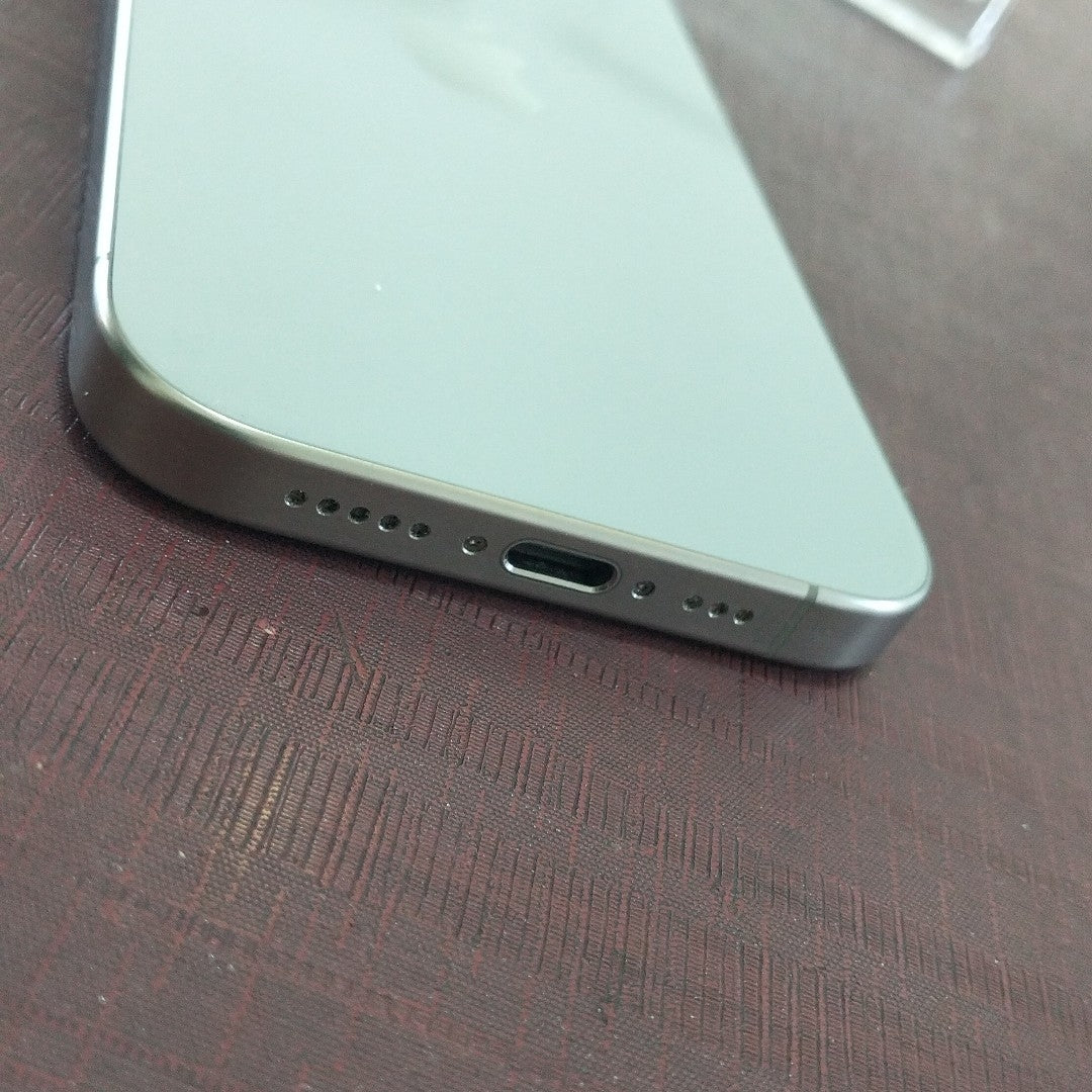 CELULAR APPLE IPHONE 15 PRO A3101 128 GB 8 GB RAM (SEMINUEVO)