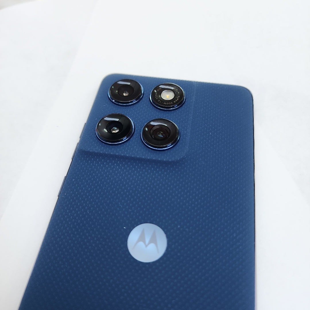 CELULAR MOTOROLA EDGE 60 XT2505-3 (2025) 512 GB 12 GB RAM (SEMINUEVO)