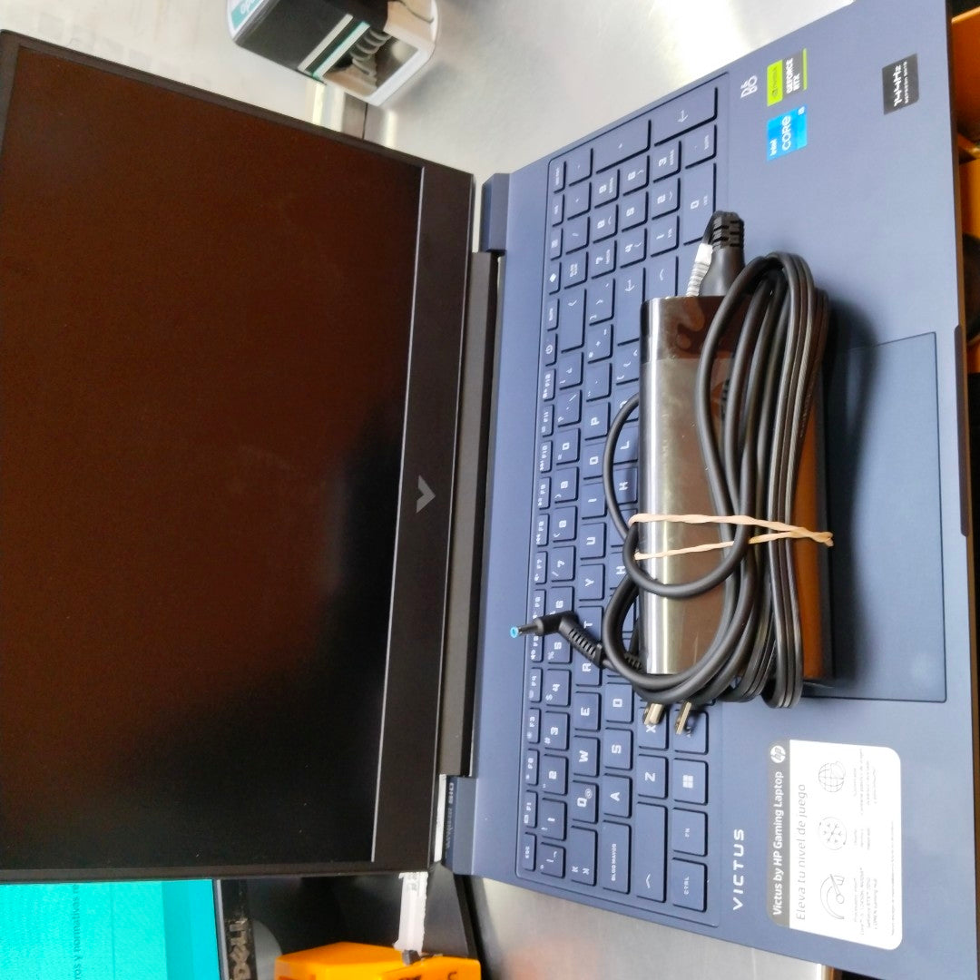 LAPTOP HP VICTUS 15-FA1090LA (2024) 512 GB SSD 8 GB RAM (SEMINUEVO)