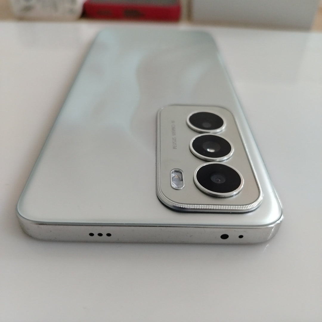 CELULAR OPPO   RENO12 5G CPH2625 (2024) 512 GB 12 GB RAM (SEMINUEVO)