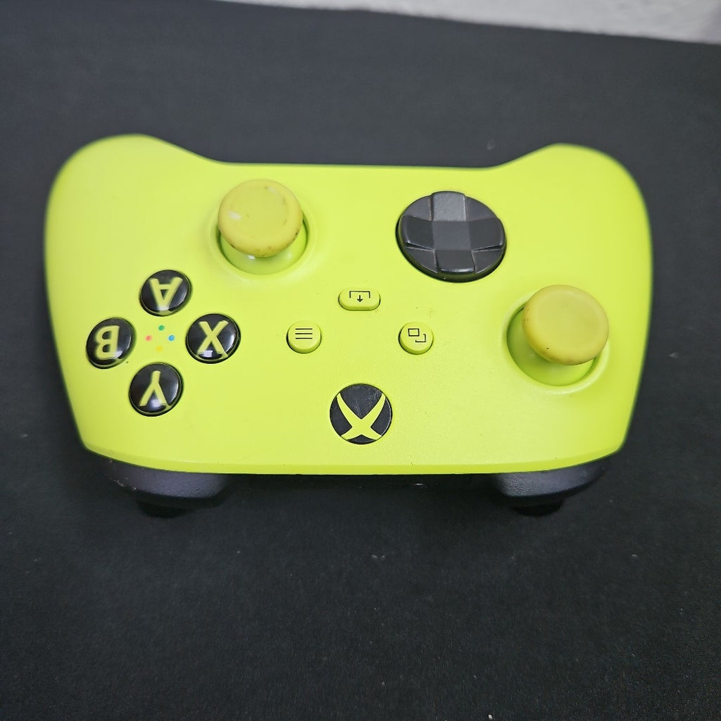 CONSOLA DE VIDEOJUEGO MICROSOFT XBOX ONE S 500 GB  (SEMINUEVO)