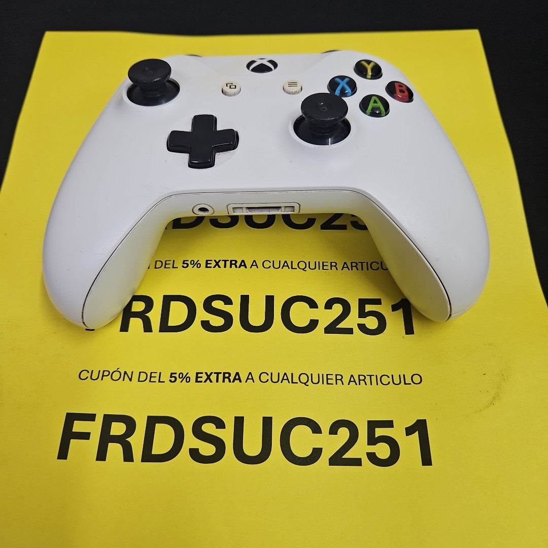 CONSOLA DE VIDEOJUEGO MICROSOFT XBOX ONE S 500 GB  (SEMINUEVO)