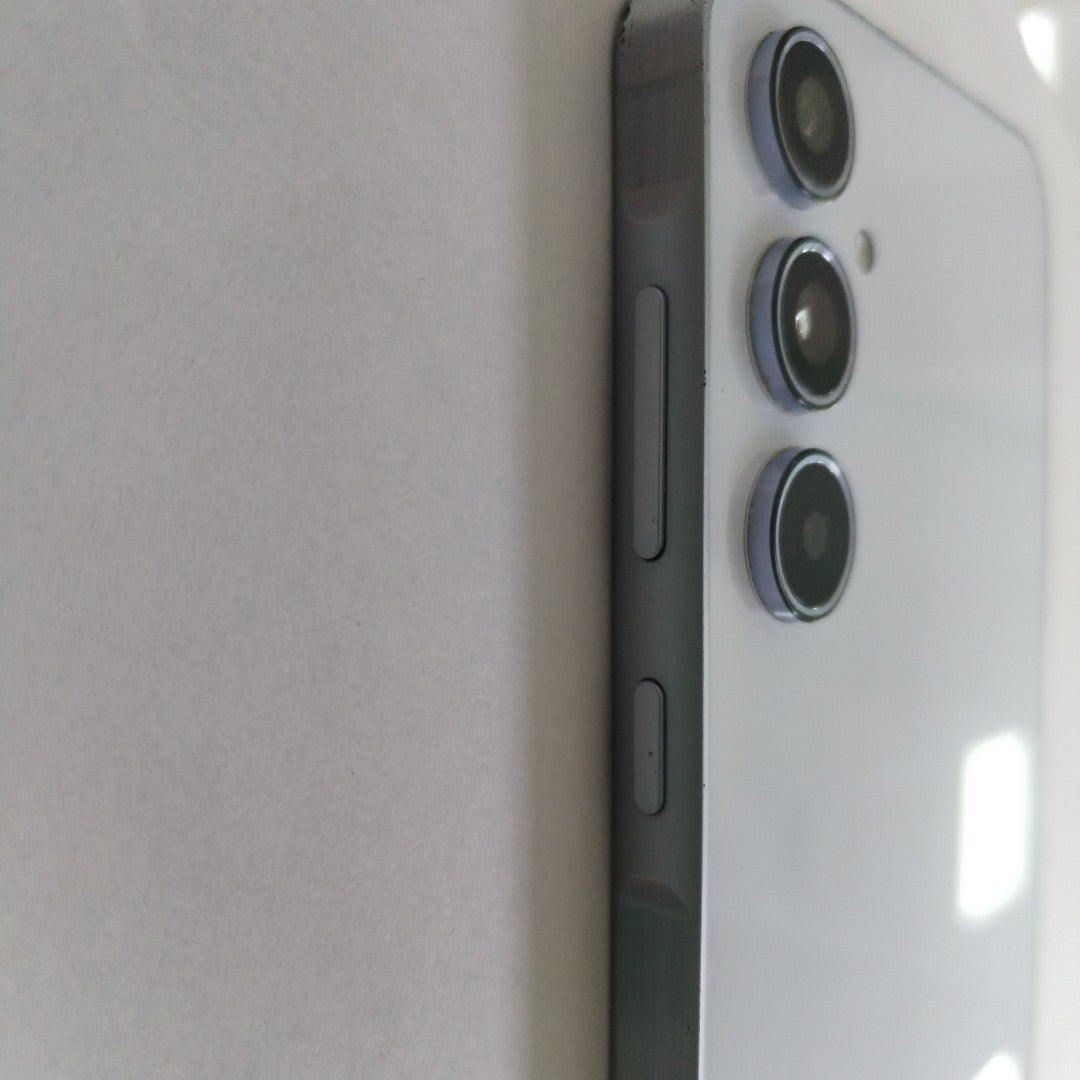 CELULAR SAMSUNG GALAXY A55 5G SM-A556E (2024) 128 GB 8 GB RAM (SEMINUEVO)