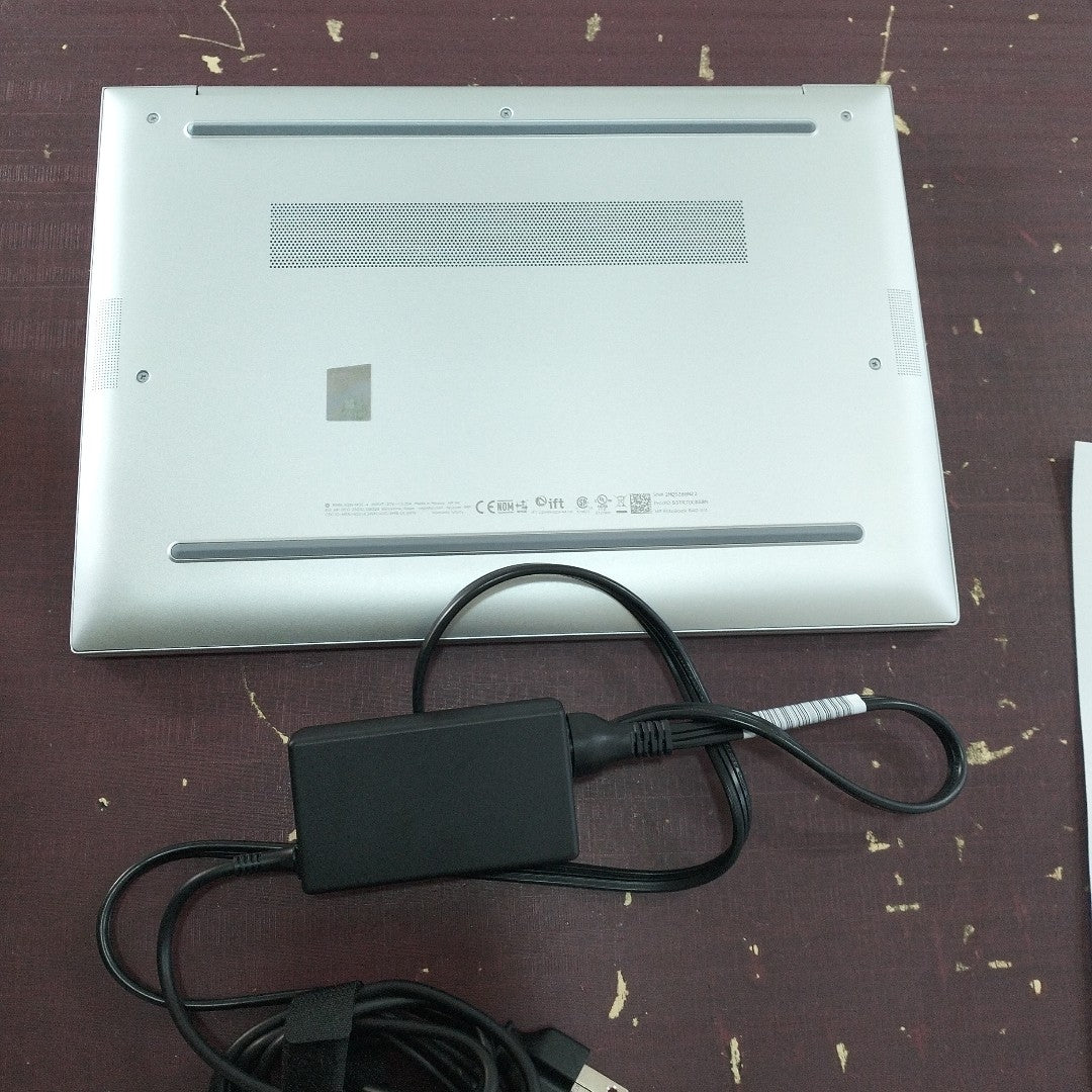 LAPTOP HP ELITEBOOK 840 G11 (2025) 512 GB SSD 16 GB RAM (SEMINUEVO)