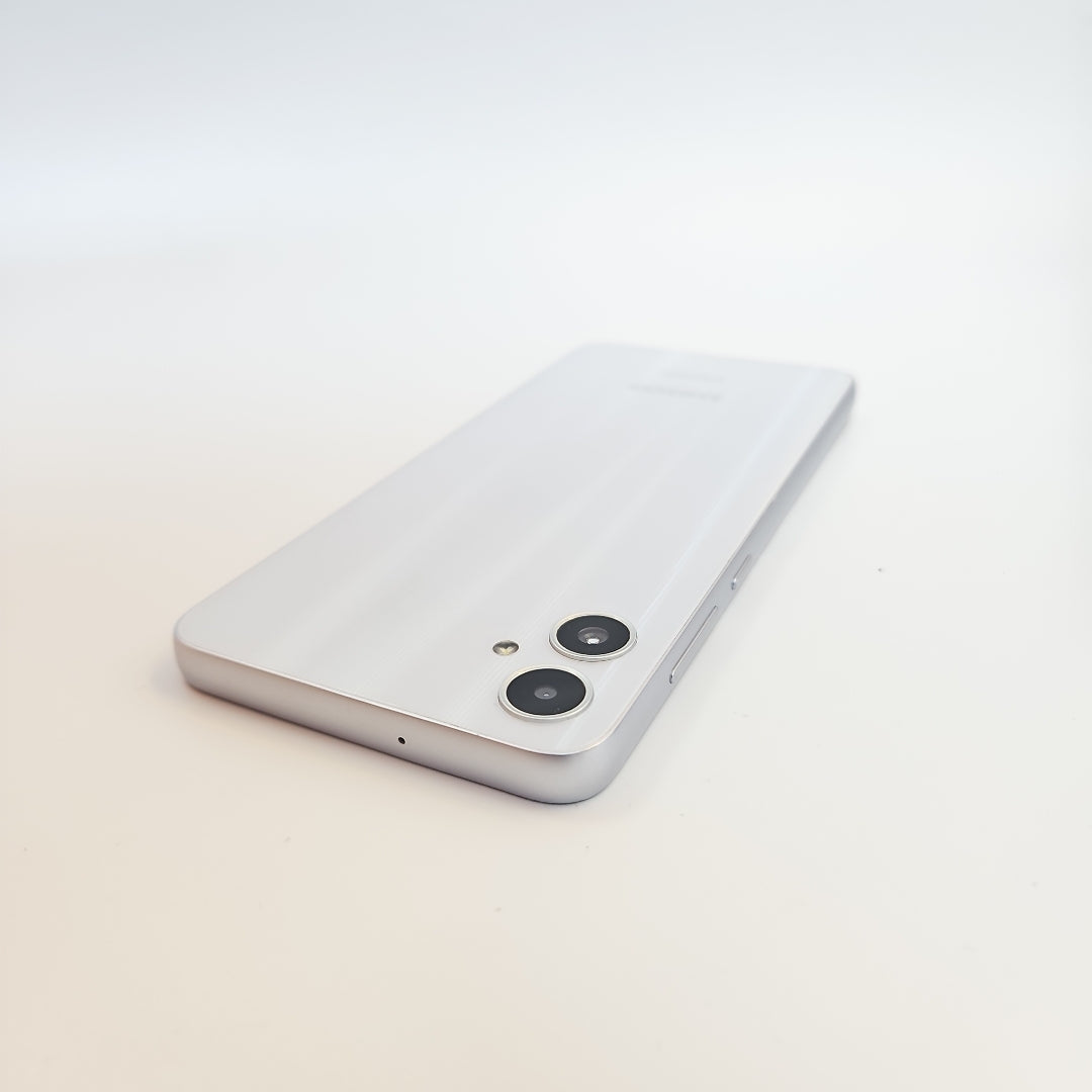 CELULAR SAMSUNG GALAXY A05 SM-A055M (2023) 64 GB 4 GB RAM (SEMINUEVO)